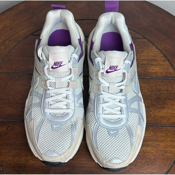 Nike V2K Run Premium Women Size 10.5 Light Bone Viotech Running shoes Low top - Picture 4 of 8